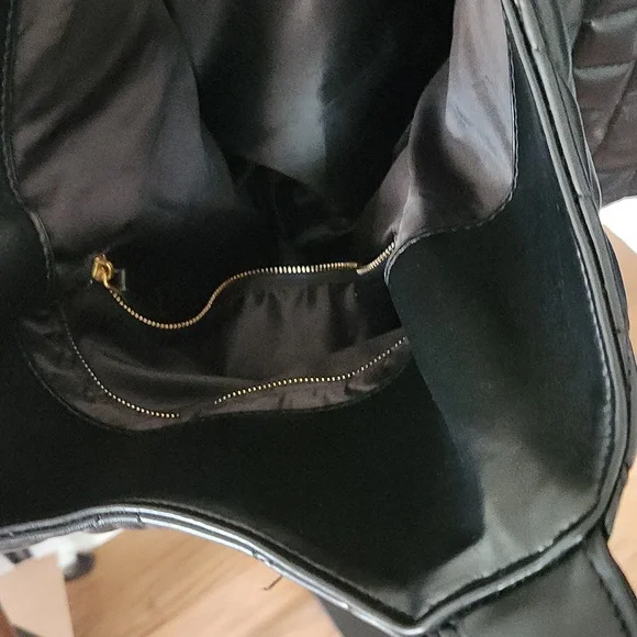 Yves Saint Laurent Black Quilted Tote with Gold Logo - Picture 4 of 6